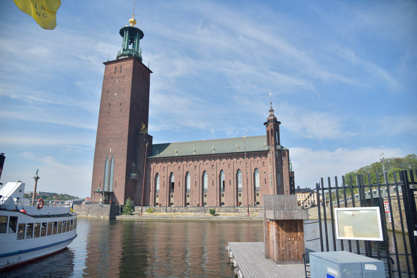 Bonita vista del ayuntamiento de Estocolmo