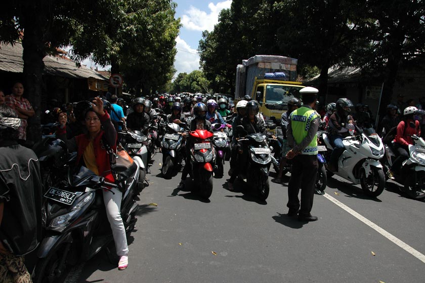 Caótico tráfico en Bali