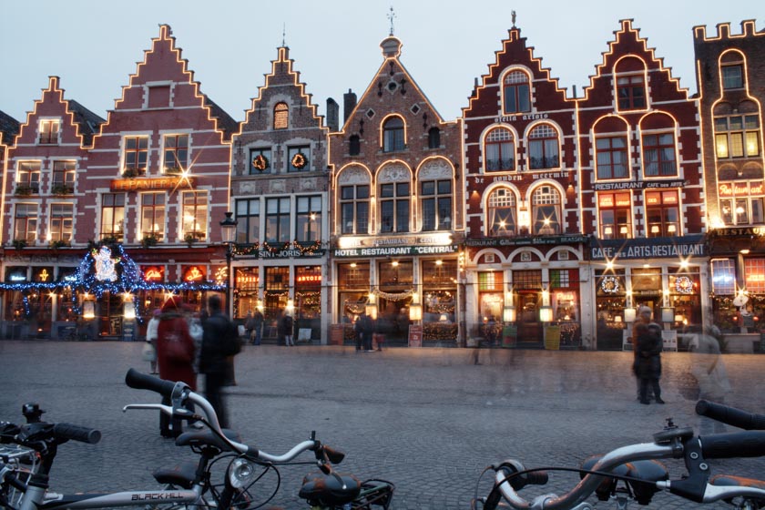 Una de las plazas más bonitas del mundo es la Grote Markt de Brujas