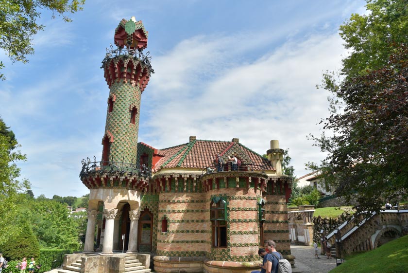 Icónica vista del capricho de Gaudí